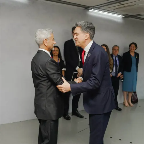 Jaishankar meets UK Foreign Secy Miliband in Manila