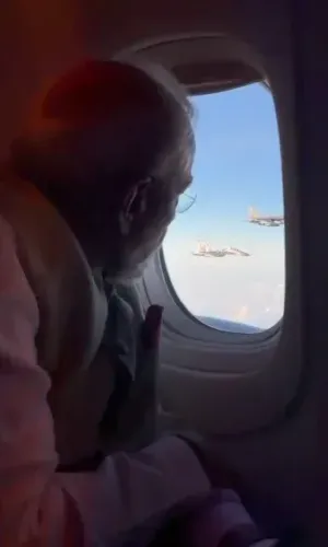 PM मोदी जकार्ता पहुंचे, राष्ट्रपति सुबियांतो ने किया राजकीय स्वागत; फाइटर जेट्स ने दिया एस्कॉर्ट