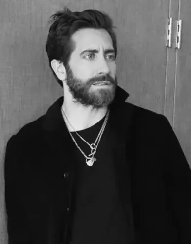 Jake Gyllenhaal Opens Up About His Unease with Fashion Photo Shoots