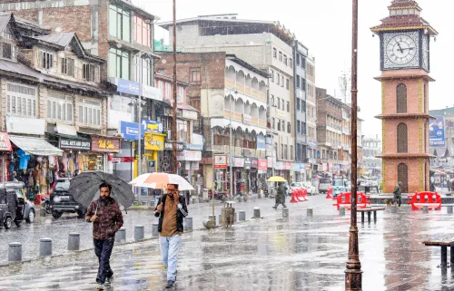 क्या जम्मू-कश्मीर में बारिश रुकी है? अगले कुछ घंटों में हल्की बूंदाबांदी की संभावना