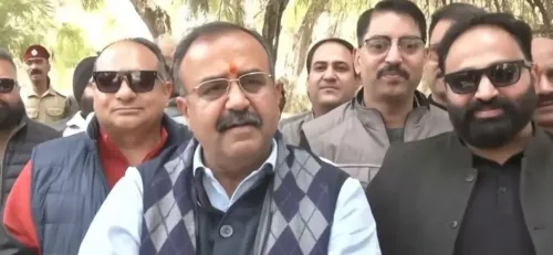 क्या जम्मू-कश्मीर में अवैध रूप से रह रहे बांग्लादेशी नागरिकों के खिलाफ कार्रवाई जरूरी है?