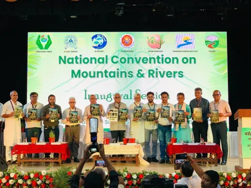 जमशेदपुर राष्ट्रीय नदी-पर्वत सम्मेलन: पर्यावरणविदों की माँग — नदी-पहाड़ बचाने के लिए बने सशक्त कानून
