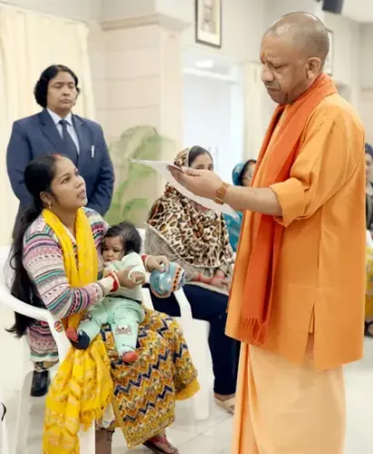 जनता दर्शन में मां ने लगाई मासूम के जीवन की गुहार, मुख्यमंत्री ने तत्काल करवाई इलाज की व्यवस्था