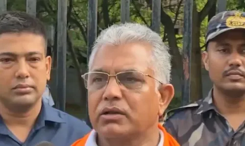 जनगणना रोकने पर दिलीप घोष का ममता बनर्जी पर हमला, बोले — 'कालीघाट में चुपचाप बैठें'
