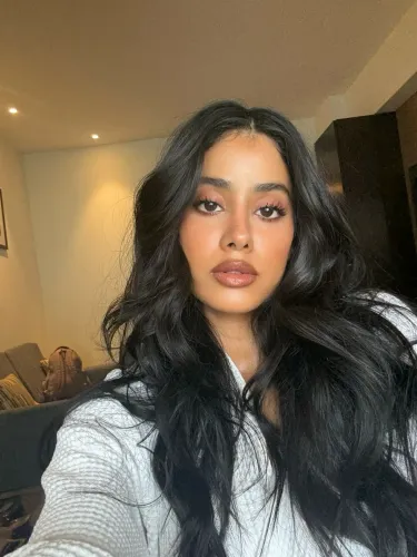 Janhvi Kapoor shares month-in-review: hailstorms, driving lessons, and Koffee with Karan