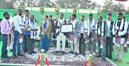 क्या सीएम हेमंत सोरेन ने आदिवासी प्रतिनिधियों के साथ जनजातीय समाज के मुद्दों पर संवाद किया?