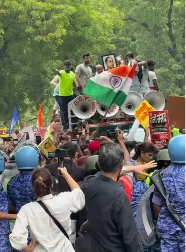 नीट पेपर लीक के खिलाफ जंतर-मंतर पर उतरे बॉलीवुड-टीवी सेलेब्स, जवाबदेही की बुलंद आवाज