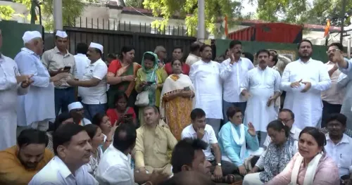 जंतर-मंतर पैलेट गन विवाद: राहुल गांधी संसद मार्ग थाने पहुँचे, FIR दर्ज करने की माँग