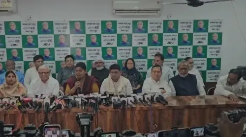 Muslim Leaders of JD(U) Stand by Nitish Kumar Amidst Waqf Bill Controversy