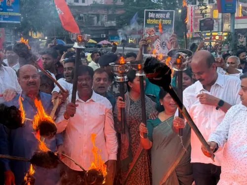 झारखंड भर्ती परीक्षा घोटाले पर BJP का मशाल जुलूस, CBI जांच और CM सोरेन के इस्तीफे की मांग