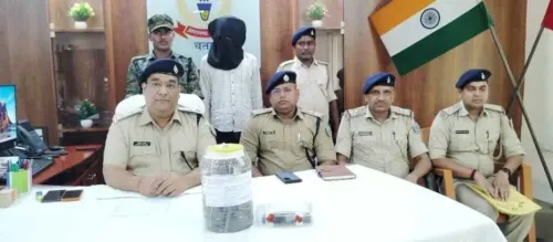 चतरा पुलिस ने ₹17 लाख की अफीम सहित अंतरराज्यीय तस्कर दबोचा, दिल्ली-पंजाब तक फैला नेटवर्क