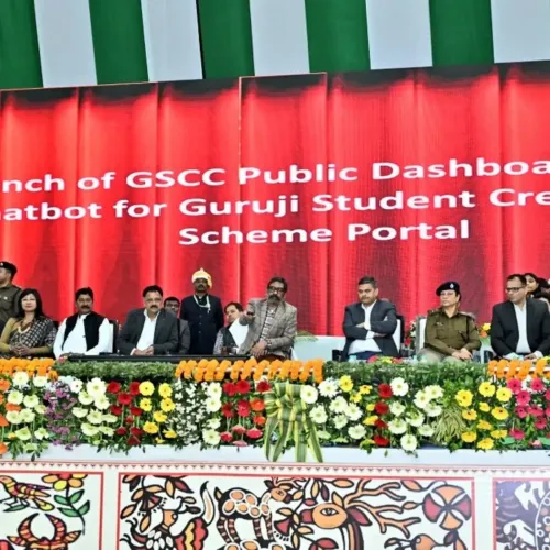 क्या मुख्यमंत्री हेमंत सोरेन ने छात्रों से संवाद में कहा, आपके उच्च शिक्षा के सपने में पैसे की कमी को बाधा नहीं बनने देंगे?