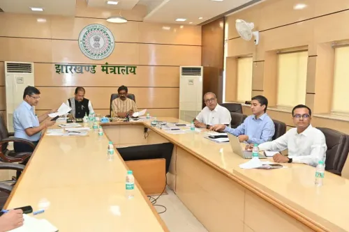 हेमंत सोरेन ने झारखंड राजस्व वसूली की समीक्षा की, विभागों को समयसीमा में लक्ष्य पूरे करने के निर्देश