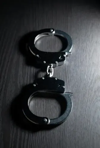 गिरिडीह के घने जंगल में हाईटेक साइबर ठगी का 'कंट्रोल रूम' ध्वस्त, 6 अपराधी गिरफ्तार