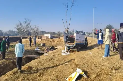 क्या झारखंड के गुमला में हाईवा ने पिकअप वैन को टक्कर मारी, जिससे चार की जान गई?