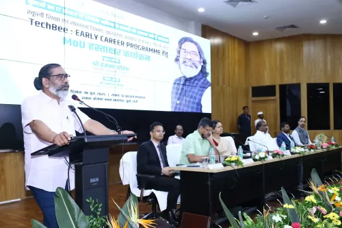क्या झारखंड में 12वीं उत्तीर्ण युवाओं को प्लेसमेंट आधारित आईटी प्रशिक्षण मिलेगा?