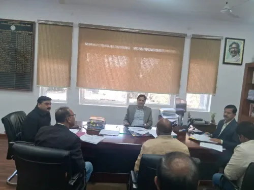 क्या झारखंड में मोबाइल ऐप पर 108 एंबुलेंस सर्विस उपलब्ध होगी और प्राइवेट ऑपरेटर सरकारी नेटवर्क से जुड़ेंगे?