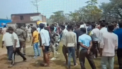 झारखंड के सिंगियाटांड़ गांव में पशु अवशेष की अफवाह से तनाव, पुलिस ने की कार्रवाई