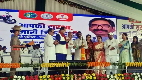 झारखंड पुलिस का बेड़ा और अधिक सशक्त, सीएम हेमंत सोरेन ने 1485 नए वाहनों को दिखाई हरी झंडी