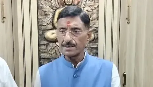 जमशेदपुर: सड़क हादसे में घायल भाजपा नेत्री गीता बालमुचू से मिले संजय सेठ, झारखंड सरकार पर भी साधा निशाना