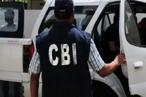 क्या झारखंड के सरायकेला डाकघर में सीबीआई ने रिश्वत लेते पोस्टल इंस्पेक्टर और असिस्टेंट को गिरफ्तार किया?