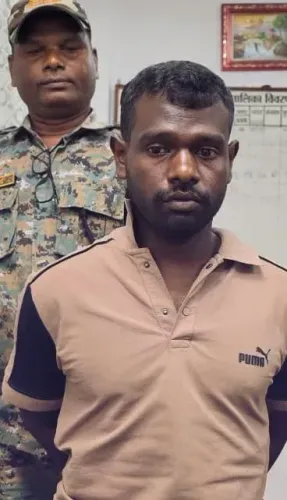 झारखंड: सरायकेला में 22 लाख के तीन इनामी नक्सली गिरफ्तार, एके-47 समेत कई हथियार बरामद