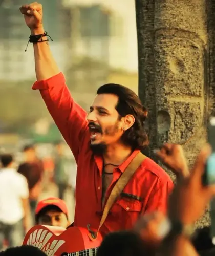 Will Jiiva and Vijay's camaraderie keep 'Jana Nayagan' alive?