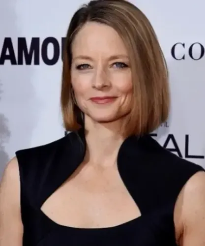 How Did Jodie Foster Navigate Fame on Her Own Terms?