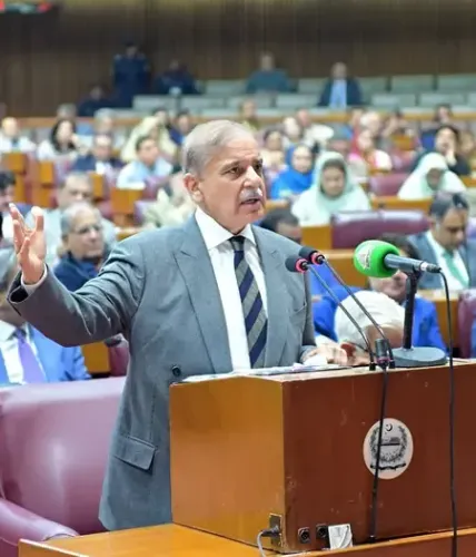 Could the Joint Parliament Session Indicate a KP Takeover Amidst Imran Khan Rumors?