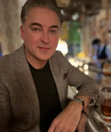 Has Jugal Hansraj ‘Activated’ His Festive Mode to Spread Christmas Cheer?