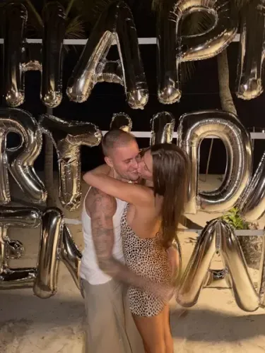 Did Justin & Hailey Bieber Share a Romantic Moment at Kendall Jenner's 30th Birthday Party?