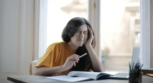 क्या आप ज्यादा सोचने, शक करने या काम टालने की आदत से परेशान हैं? जानें आयुर्वेद से इसका कारण क्या है?