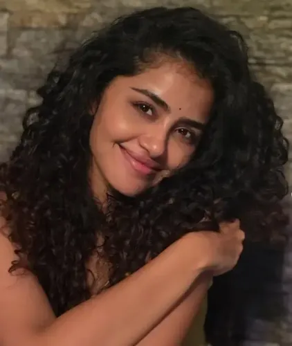 घुंघराले बालों से नफरत करती थीं अनुपमा परमेश्वरन, आज बनी अपनी पहचान का हिस्सा