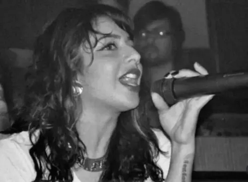 जैस्मीन सैंडलस का सफर: 15 लोगों के सामने गाना गाकर लाखों की भीड़ तक पहुंचीं