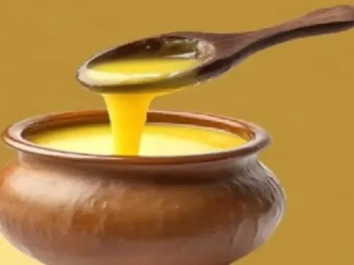 क्या आप भी क्रीम से बना घी खा रहे हैं? जानें आयुर्वेद की क्या कहता है