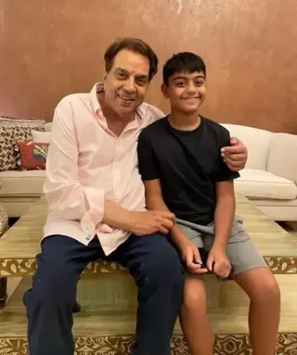 Did Kajol Just Pay Tribute to Dharmendra's Legacy?