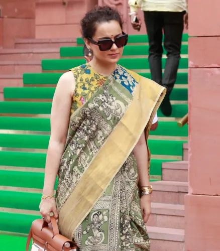 Did Kangana Ranaut Just Call Jaya Bachchan a 'Fighting Cock' After Her Selfie Incident?