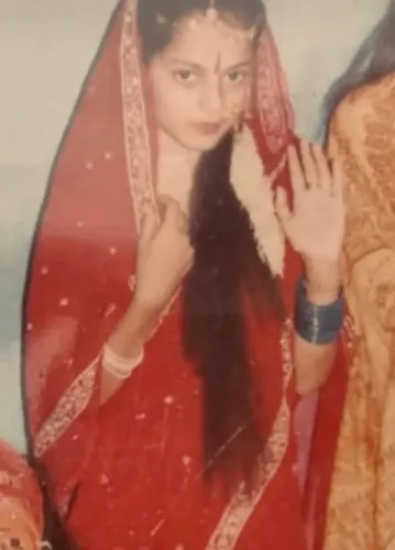 Kangana Ranaut shares 1997 Maa Sita photo, sends 'aashirwad to all liberals'