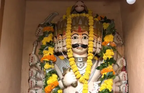 कानपुर के दशानन मंदिर में दशहरे पर होती है रावण की पूजा, साल में सिर्फ एक दिन खुलते हैं कपाट