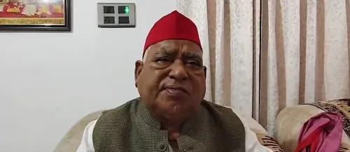 सपा सांसद अवधेश प्रसाद का योगी पर हमला: 'UP में कानून-व्यवस्था ध्वस्त, CM को सिर्फ अपनी पहचान की चिंता'