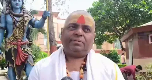 कांवड़ यात्रा मार्ग पर मांस-मदिरा दुकानें बंद करने की मांग, अखिल भारतीय अखाड़ा परिषद ने सरकार से कठोर कदम उठाने की अपील की