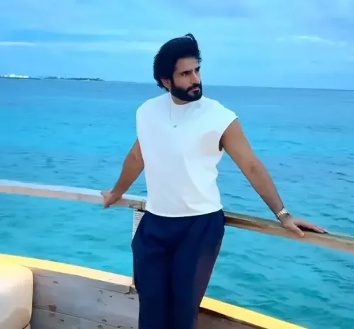 Karan Tacker holidays in Maldives before new project shoot begins