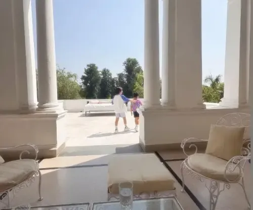 Kareena Kapoor shares 'lazy old-school mornings' with sons Taimur and Jeh at palace retreat