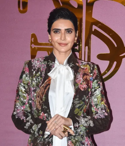 Karishma Tanna on pregnancy: Early mornings, music, and daily walks