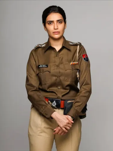 Did Karishma Tanna Embrace a ‘Zero-Makeup and No-Filters’ Look in ‘Hush Hush’?