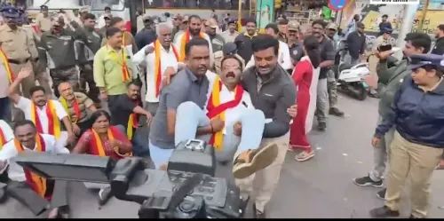 Karnataka bandh sees muted response; schools open, Vatal Nagaraj detained
