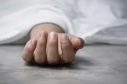 मोबाइल छिनते ही 14 साल के बेटे ने की खुदकुशी, हुबली पुलिस ने माता-पिता को दी चेतावनी