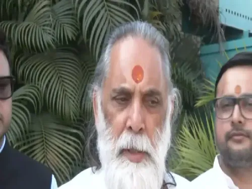 क्या दिल्ली के लाल किले के पास ब्लास्ट पर संत महामंडलेश्वर स्वामी ज्ञानानंद भड़के?