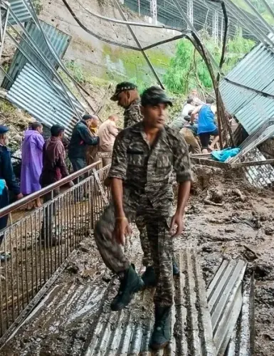 कटरा भूस्खलन : एलजी सिन्हा और सीएम अब्दुल्ला ने जताया दुख, जम्मू में बुधवार को सभी सरकारी दफ्तर और स्कूल बंद