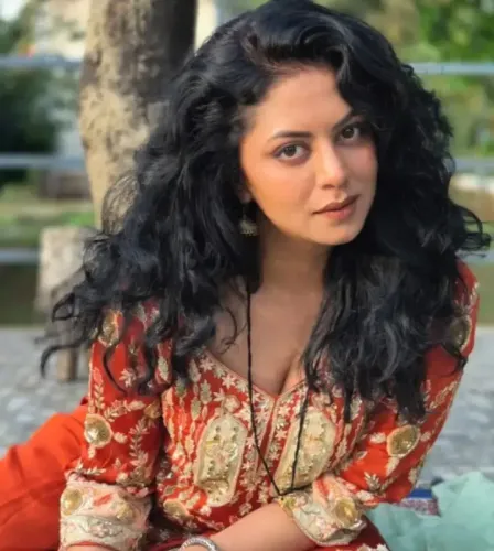 What Versions of Herself Does Kavita Kaushik Miss?